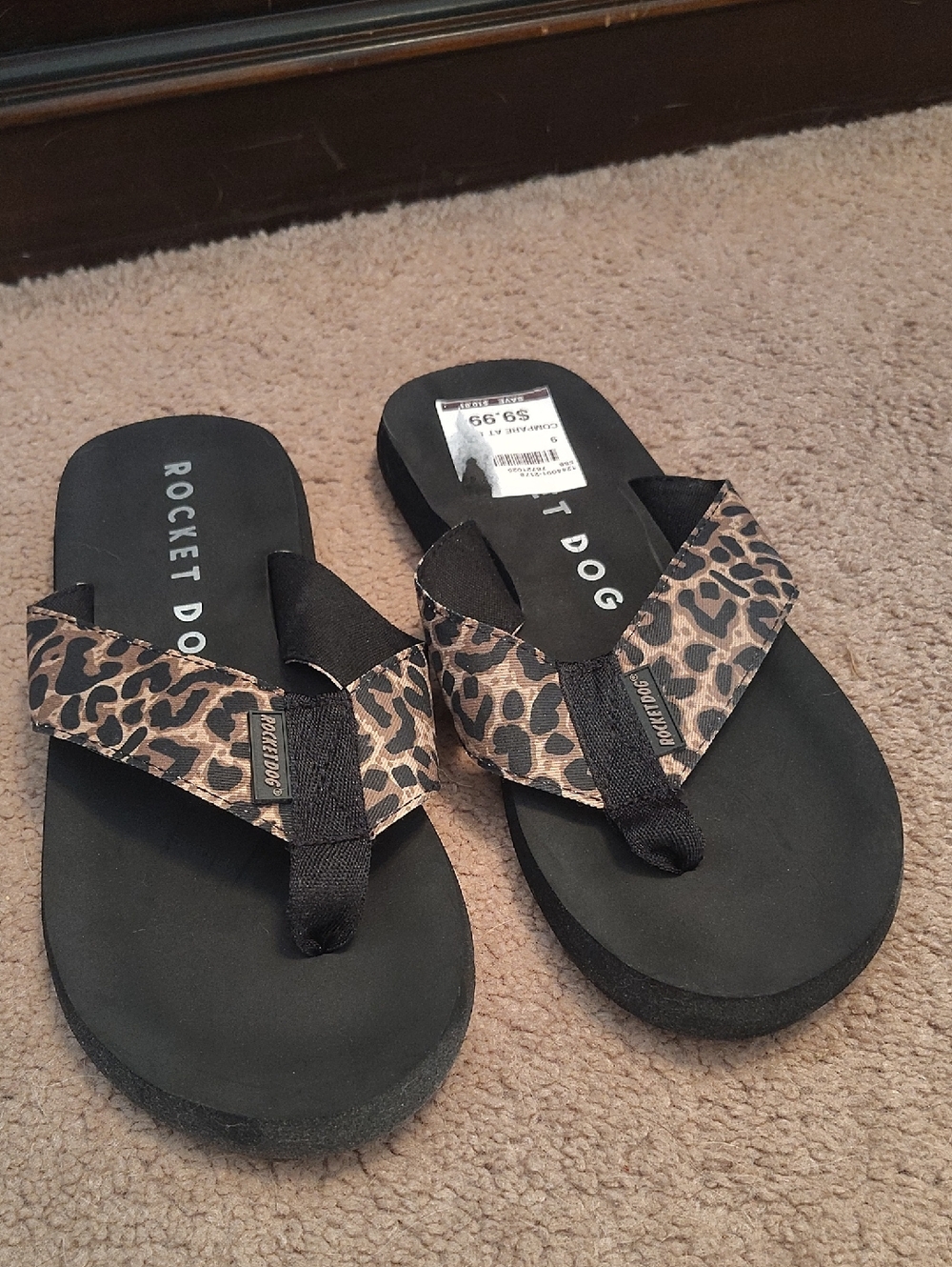 Rocket Dog Women's Leopard-Print Flip Flops in Black and Beige